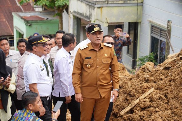 Wagub Seno Aji Dukung Korban Longsor Belimau, Pemprov Siapkan Bantuan untuk Membangun Kembali Rumah